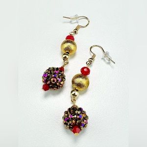 Gold queen earrings